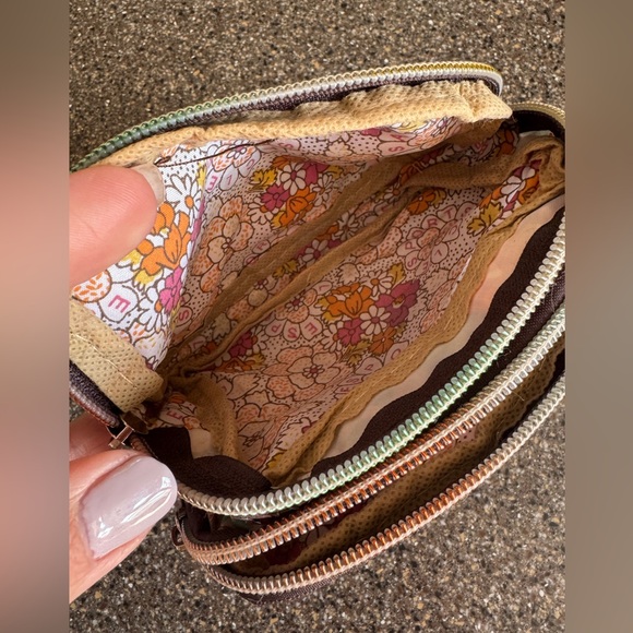 LeSportsac Double Zip Wristlet Coin Pouch – Colorful Floral & Card Print - Picture 3 of 4
